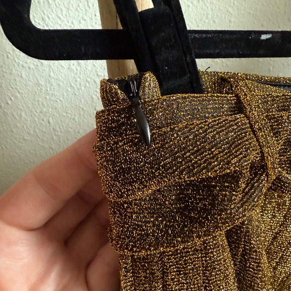 Lenni Pleated Gold Lurex Mini Skirt - Picture 4 of 5
